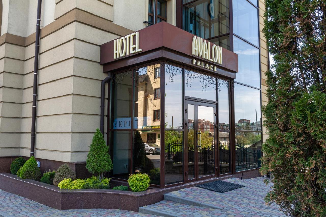 Avalon Palace Тернопил Екстериор снимка