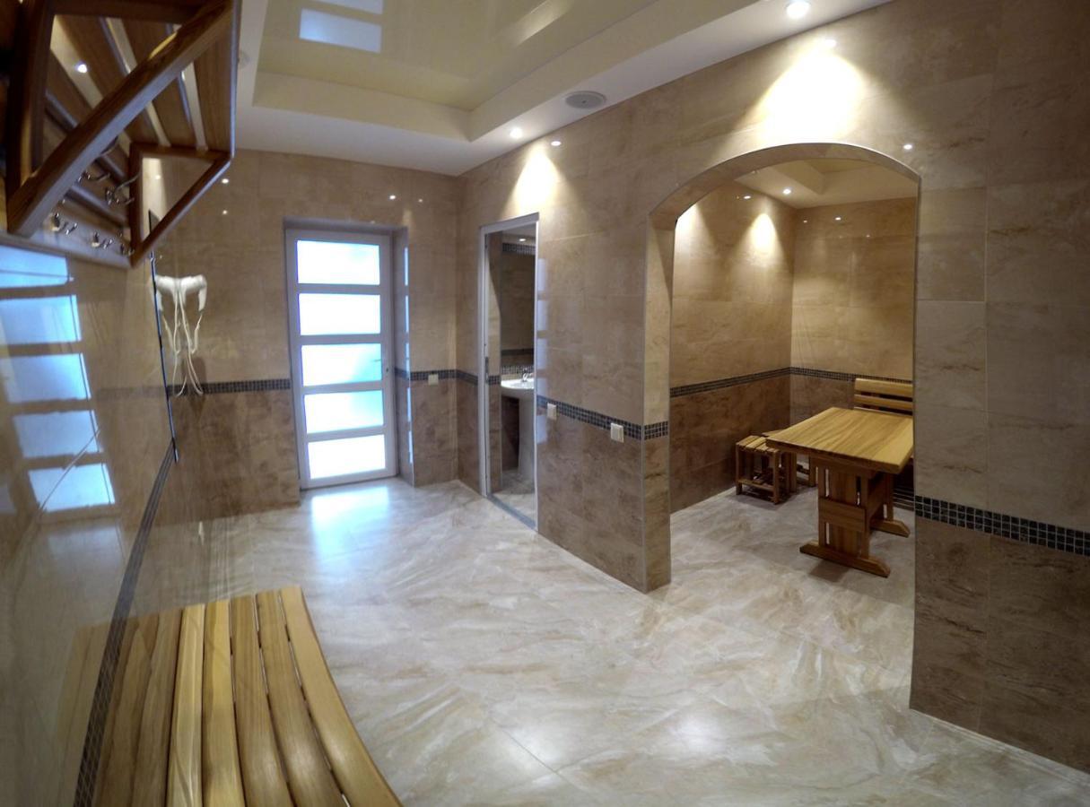 Avalon Palace Тернопил Екстериор снимка