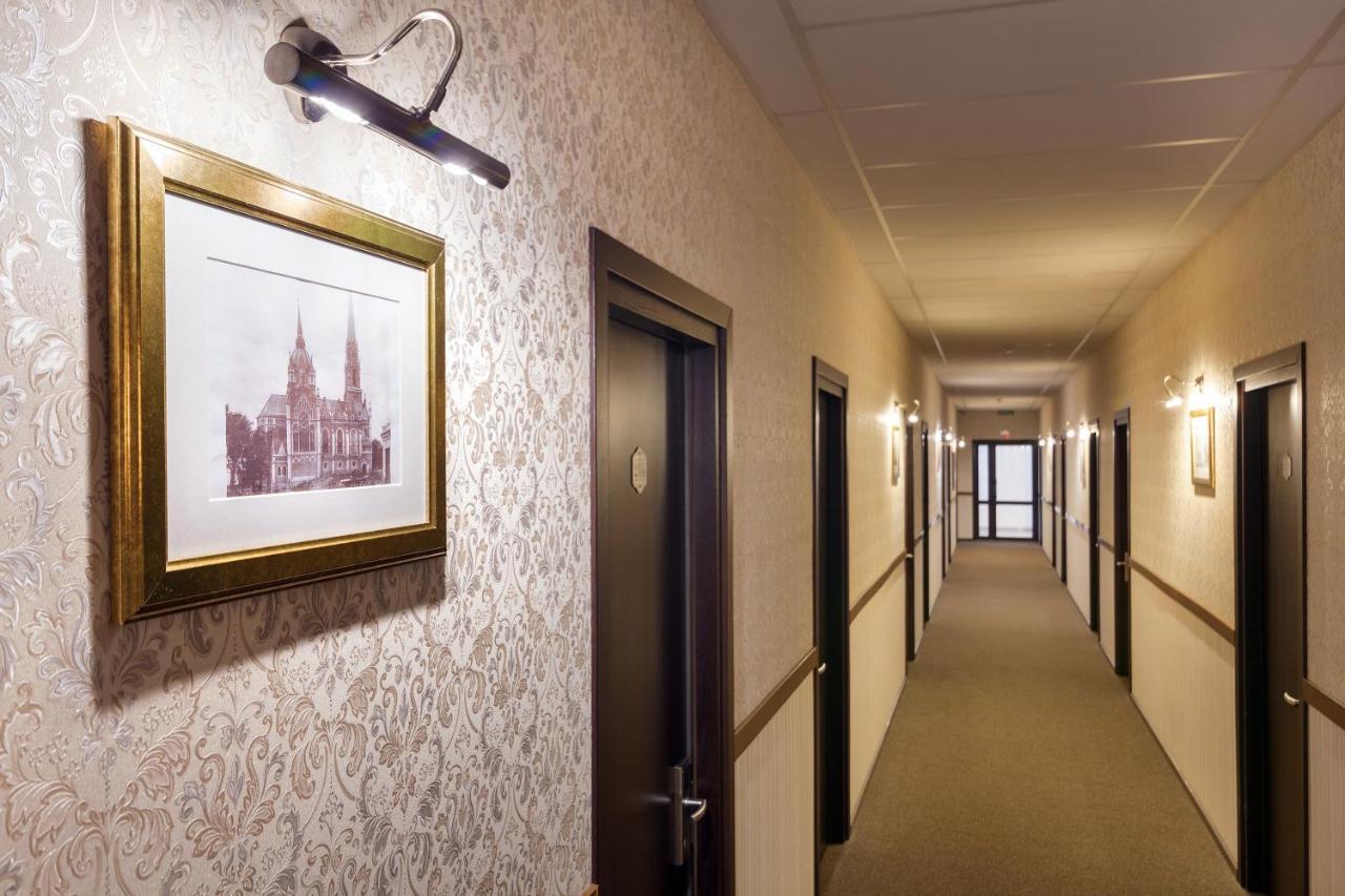 Avalon Palace Тернопил Екстериор снимка