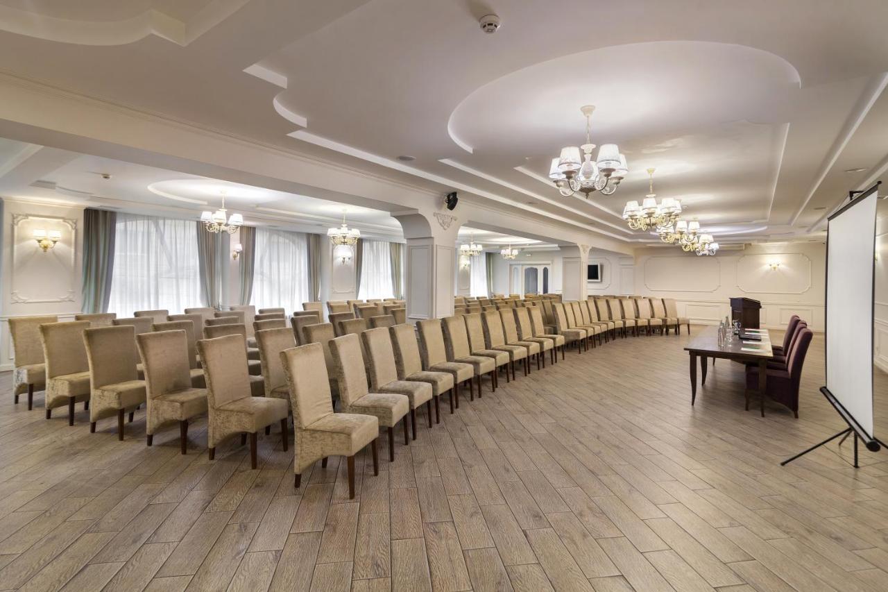Avalon Palace Тернопил Екстериор снимка